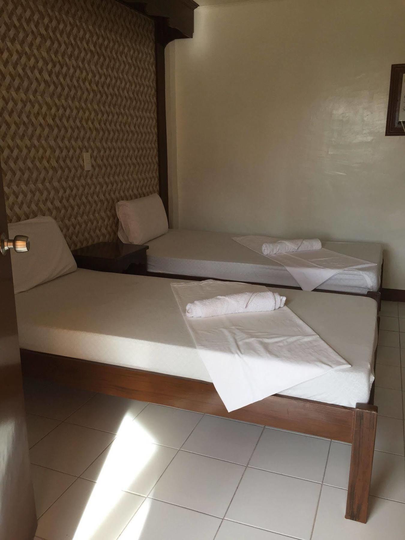 Bayview Inn Ormoc Exterior photo